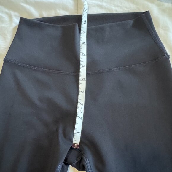 Alo Black Leggings - Picture 6 of 7